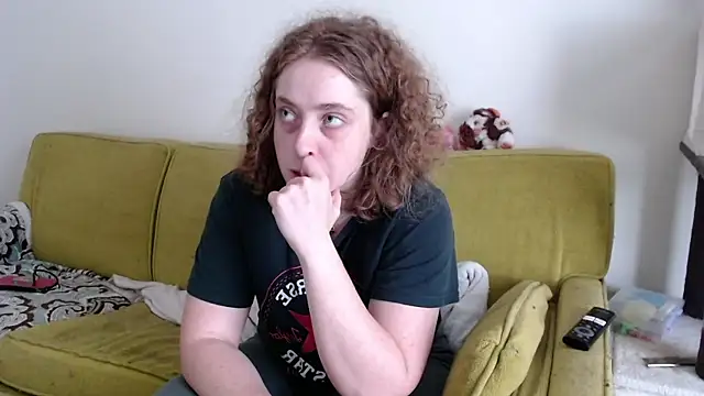 DeliaBlew online show from 05-19-26, 04:58