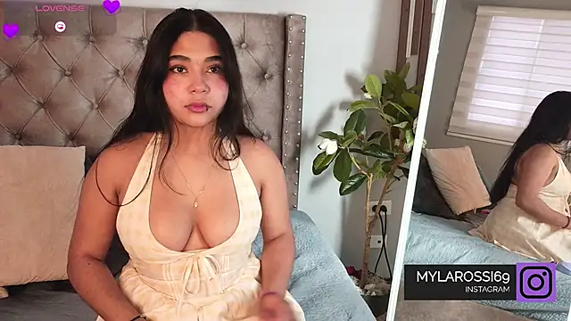 Snapshot of Mylarossi chatting on 05-06-26, 04:44 Mylarossi online show from 05-06-26, 04:44