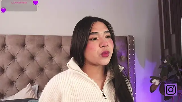 Snapshot of Mylarossi chatting on 05-20-26, 04:15 Mylarossi online show from 05-20-26, 04:15