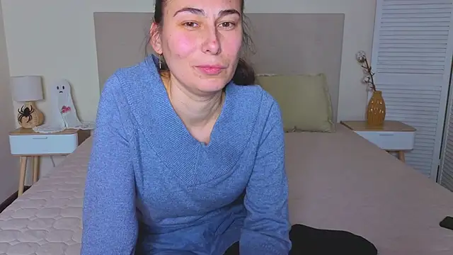 Olivia milf  online show from 11-30-25, 09:48