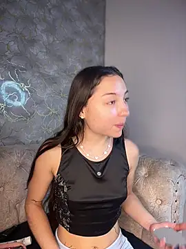 Snapshot of Mia_Luxor chatting on 07-17-26, 11:40 Mia Luxor online show from 07-17-26, 11:40