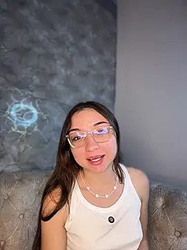 Snapshot of Mia_Luxor chatting on 07-16-26, 11:51 Mia Luxor online show from 07-16-26, 11:51