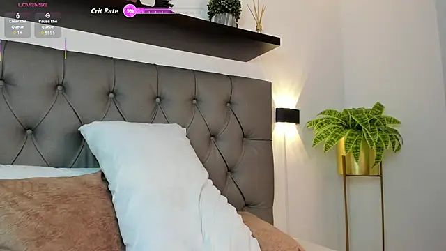 keniaa28  online show from 02-11-26, 01:11