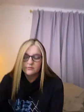 Snapshot of kira_velour chatting on 01-06-26, 04:16 kira velour online show from 01-06-26, 04:16