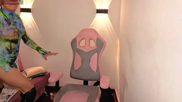 Ivonne ferrer   online show from 12-01-25, 02:12