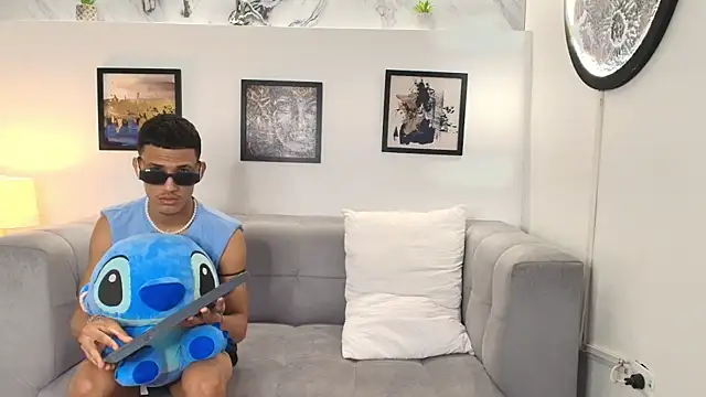 Snapshot of BIG_COCKS chatting on 12-16-25, 07:45 BIG COCKS online show from 12-16-25, 07:45