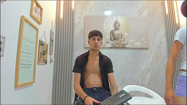 Snapshot of BIG_COCKS chatting on 01-10-26, 02:29 BIG COCKS online show from 01-10-26, 02:29