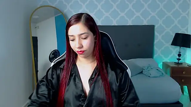 lia violetta online show from 12-16-25, 07:18