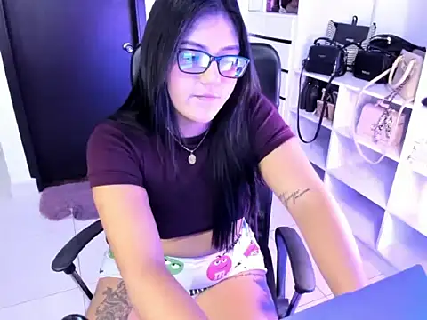 cristina697 online show from 02-03-26, 04:21