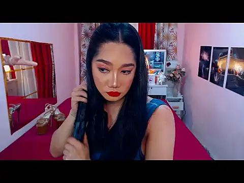 Snapshot of UrScreenGoddess chatting on 06-09-26, 01:39 UrScreenGoddess online show from 06-09-26, 01:39