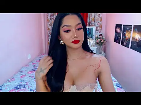 Snapshot of UrScreenGoddess chatting on 05-03-26, 12:49 UrScreenGoddess online show from 05-03-26, 12:49