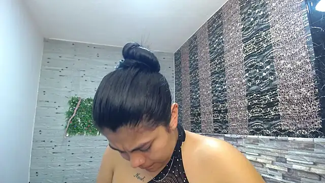 Snapshot of emma_petit07 chatting on 01-10-26, 09:10 emma petit07 online show from 01-10-26, 09:10