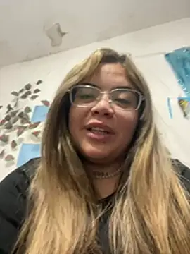 Snapshot of Lindalatina2001 chatting on 07-11-26, 03:18 Lindalatina2001 online show from 07-11-26, 03:18
