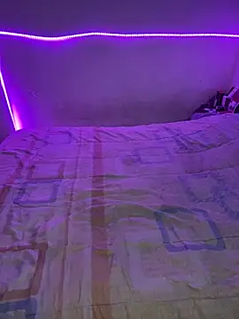 Lindalatina2001 online show from 02-25-26, 01:39