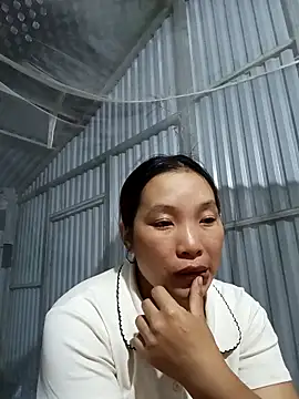 Snapshot of Evelyn-n chatting on 04-30-26, 12:23 Evelyn-n online show from 04-30-26, 12:23
