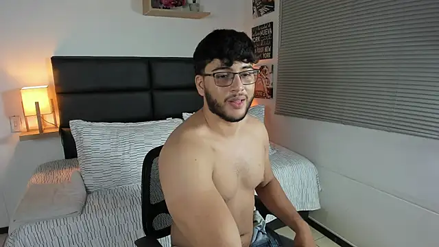 mike foxxx  online show from 01-10-26, 03:35