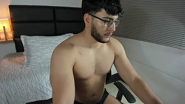 mike foxxx  online show from 01-08-26, 01:06