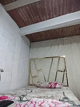 Julia-Blair online show from 12-21-25, 05:36