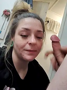 xKittenPawz online show from 12-16-25, 06:39