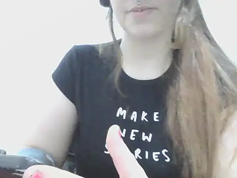 Snapshot of Darkytah chatting on 12-05-25, 03:49 Darkytah online show from 12-05-25, 03:49