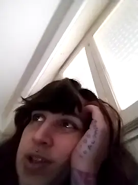 Snapshot of Darkytah chatting on 12-22-25, 05:57 Darkytah online show from 12-22-25, 05:57