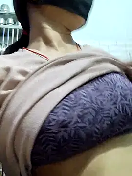 RADHIKA-1143 online show from 12-21-25, 07:04