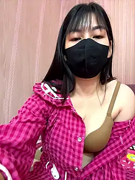 Snapshot of MintShow18 chatting on 01-15-26, 02:31 MintShow18 online show from 01-15-26, 02:31