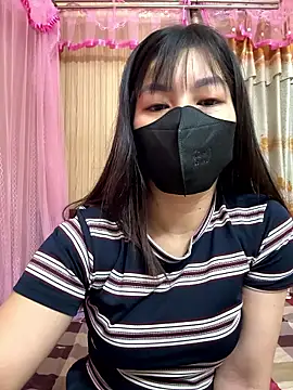 Snapshot of MintShow18 chatting on 01-05-26, 10:35 MintShow18 online show from 01-05-26, 10:35