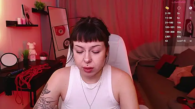 Eliza Bennet online show from 02-10-26, 07:51