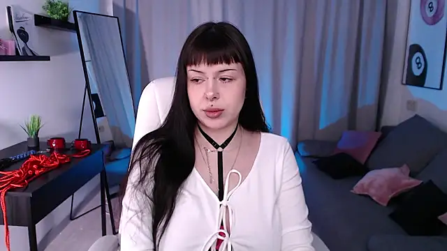 Eliza Bennet online show from 02-13-26, 07:41