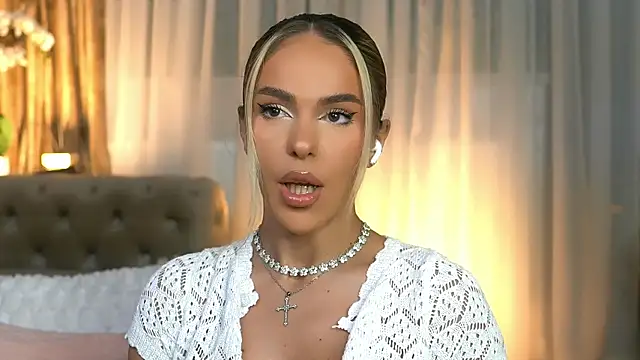 ChloeVelvetx online show from 07-22-26, 08:22