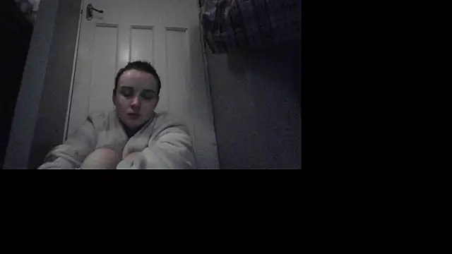 Amy01112 online show from 12-18-25, 01:04