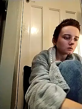 Amy01112 online show from 02-06-26, 05:53