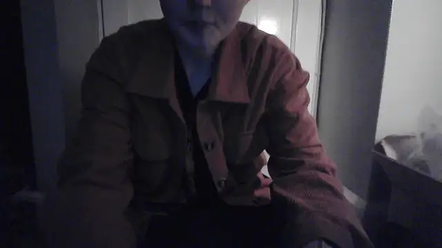 Amy01112 online show from 12-16-25, 05:50