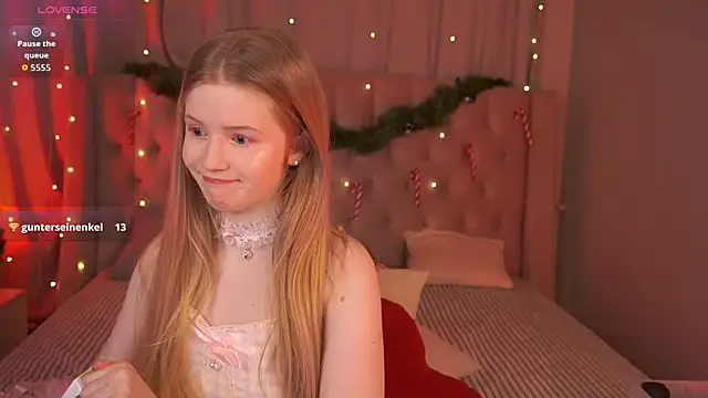 Snapshot of LilianHoward chatting on 01-06-26, 12:31 LilianHoward online show from 01-06-26, 12:31