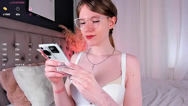 AnGee  online show from 03-15-26, 04:36