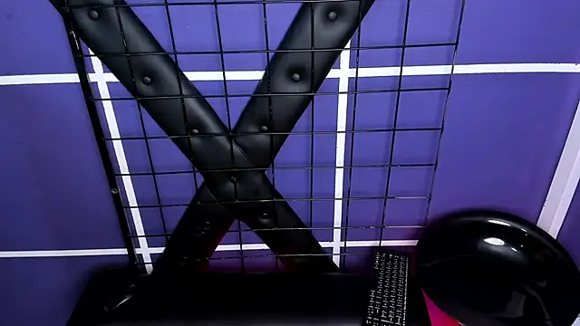 Snapshot of slave_to_pain chatting on 12-20-25, 04:26 slave to pain online show from 12-20-25, 04:26