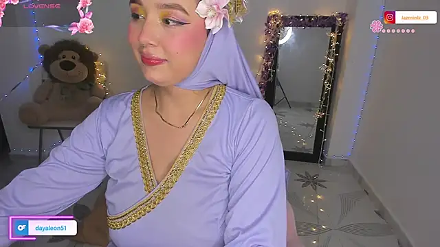 Jazmin kithana online show from 03-31-26, 03:19