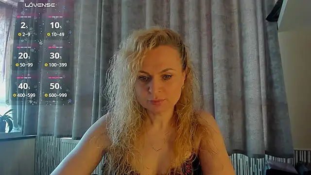 Snapshot of LanaLight_x chatting on 05-06-26, 11:58 LanaLight x online show from 05-06-26, 11:58