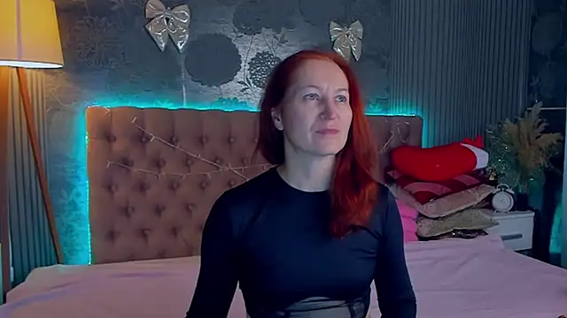 Snapshot of JasmineeSky chatting on 12-15-25, 01:28 JasmineeSky online show from 12-15-25, 01:28