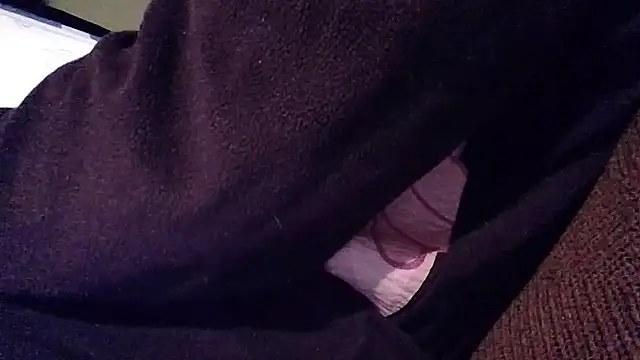 Snapshot of gatitachula93 chatting on 12-17-25, 08:03 gatitachula93 online show from 12-17-25, 08:03