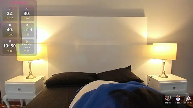 Ariana collinss online show from 12-17-25, 12:10