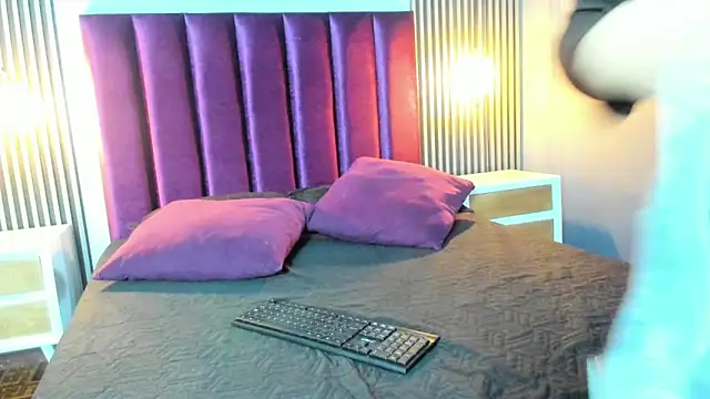 Ariana collinss online show from 02-24-26, 11:11