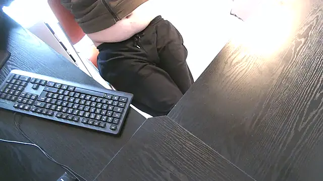 TRESBONNEBITE online show from 12-21-25, 02:08