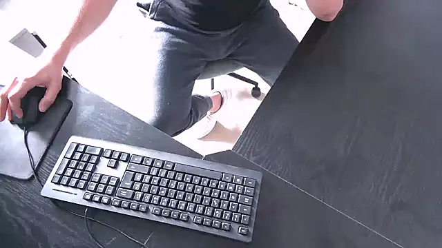 TRESBONNEBITE online show from 02-12-26, 03:12