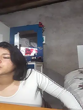 Snapshot of Estefanny_Lolyy chatting on 06-15-26, 02:23 Estefanny Lolyy online show from 06-15-26, 02:23