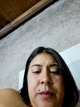 Snapshot of Estefanny_Lolyy chatting on 04-17-26, 05:21 Estefanny Lolyy online show from 04-17-26, 05:21
