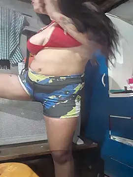 Snapshot of Estefanny_Lolyy chatting on 06-30-26, 02:11 Estefanny Lolyy online show from 06-30-26, 02:11
