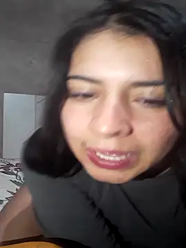 Snapshot of Estefanny_Lolyy chatting on 06-11-26, 04:20 Estefanny Lolyy online show from 06-11-26, 04:20