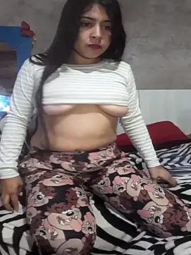 Snapshot of Estefanny_Lolyy chatting on 07-02-26, 01:06 Estefanny Lolyy online show from 07-02-26, 01:06